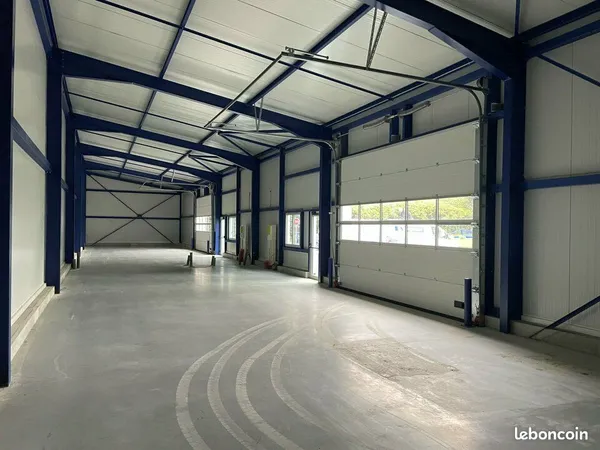 Local d'activité 450 m²