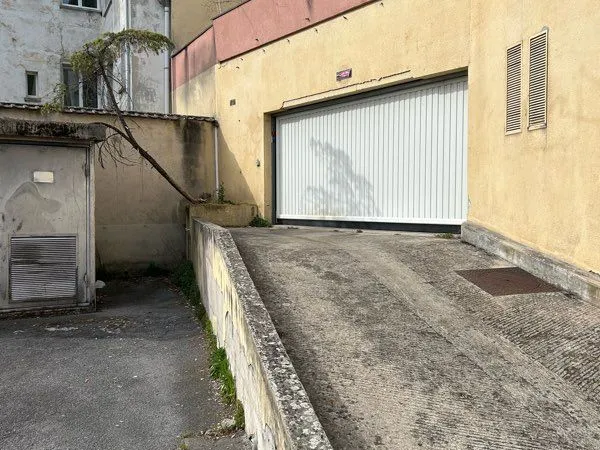 Garage à vendre