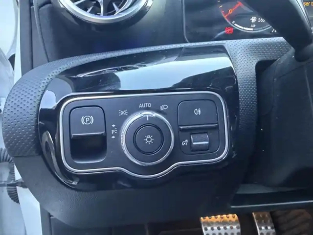 Mercedes Classe A 180 d amg line — photo 22
