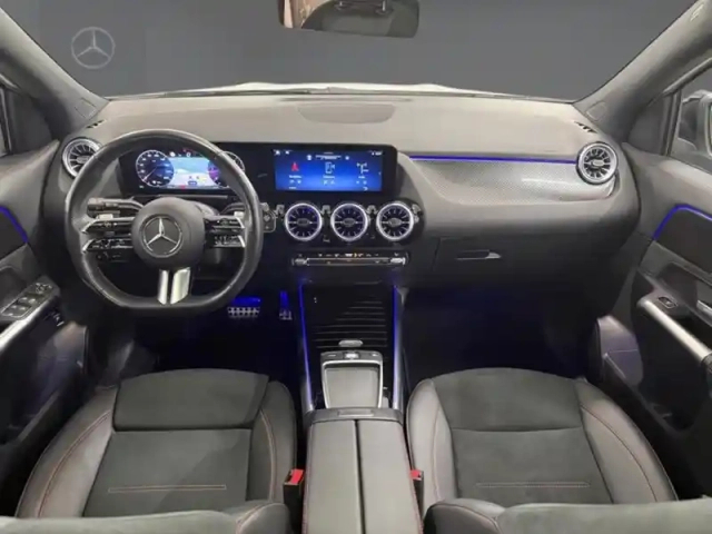 Mercedes Gla 180 d amg line — photo 11
