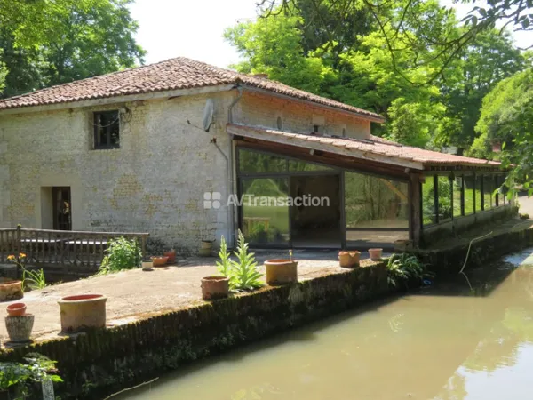 Moulin de 363 m3 + etang de 2 hectares