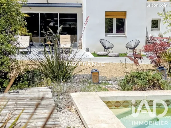 Maison 5 pièces 215 m²