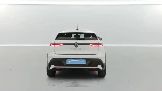 Renault Megane e-tech ev40 130ch standard charge — photo 13