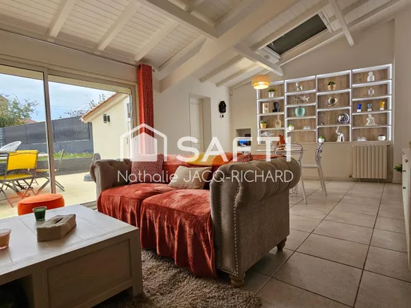 Maison rénovée de 146m² avec jardin et double garage - Bergerac