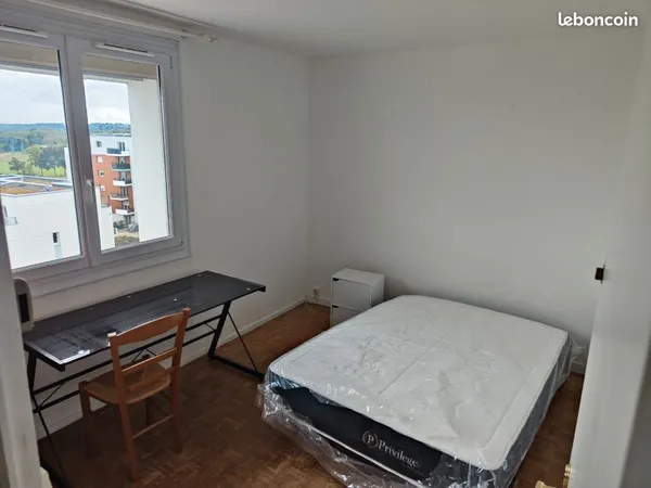 URGENT une place de disponible dans colocation pour trois personnes