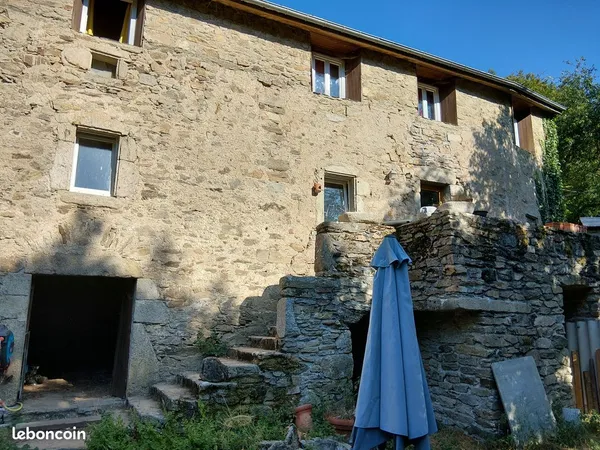 Ferme caprine et maison d'habitation