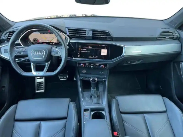 Audi Q3 sportback 35 tfsi 150 ch s tronic 7 — photo 11