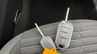 Peugeot 208 1.2 Hybrid 100ch Active e-DCS6 — photo 16