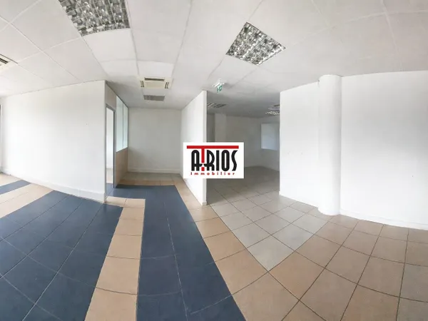 Local professionnel 177 m²