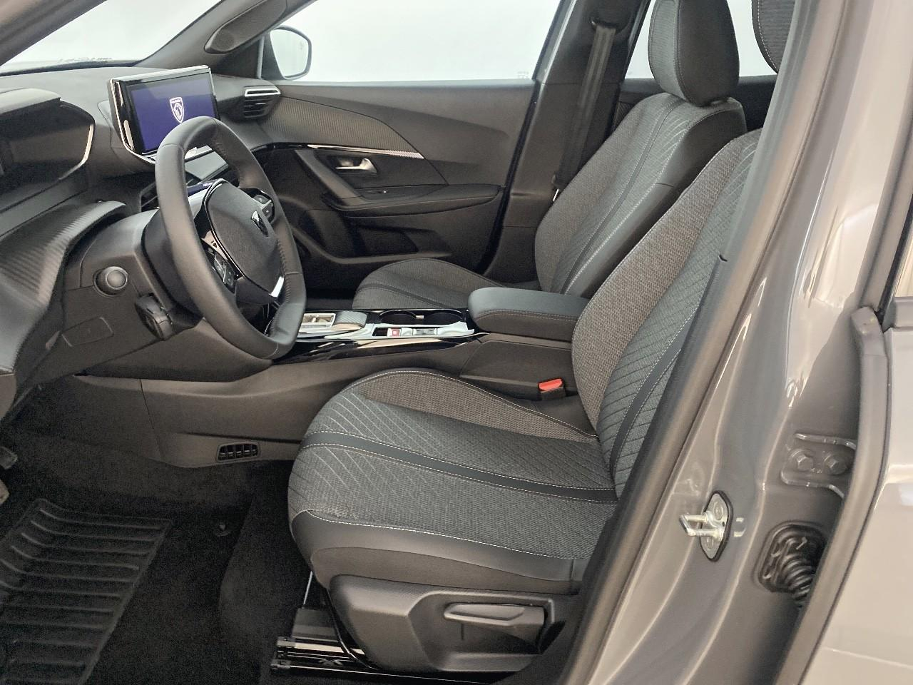 Peugeot 2008 hybrid 145 ch e-dcs6 allure — photo 9