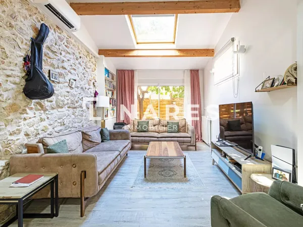 UN HAVRE DE PAIX - Appartement T3 de 70 m² - Terrasse + Cave - 13007