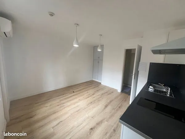 Studio 1 pièce 19 m²