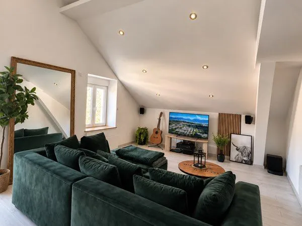 Appartement loft, cave, place de parking