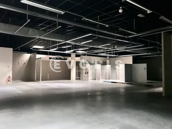 PROXIMITE HYPER AUCHAN - 1 800 m² non divisibles