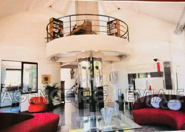 Location maison 9 Pièce(s)