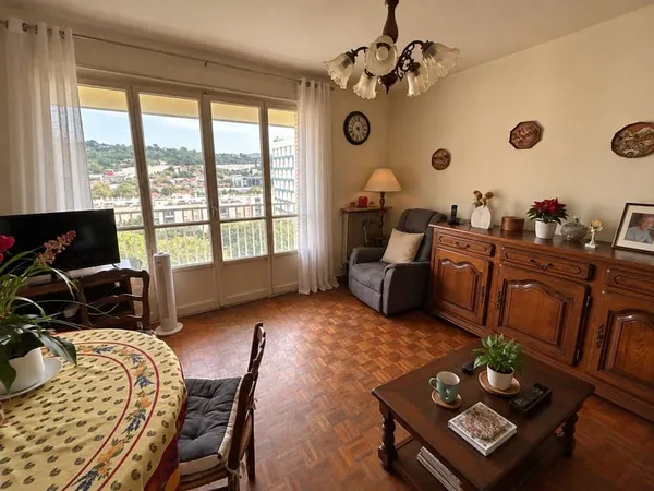 APPARTEMENT T2 AVEC GARAGE ET BALCON - 13013 MARSEILLE