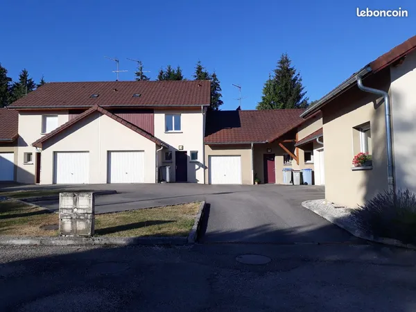 Maison mitoyenne Clairvaux-les- lacs