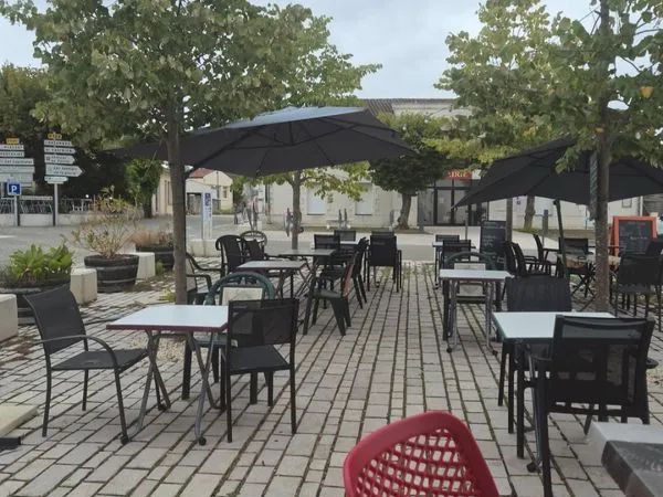 Commerce Vente Port-d'Envaux 300m² 265000€