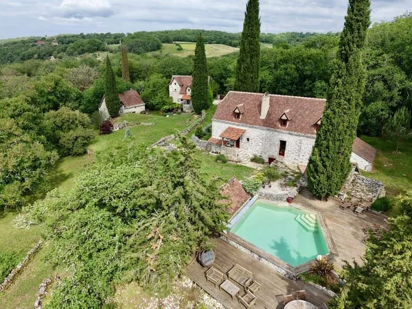 Maison 10 pièces 230 m²
