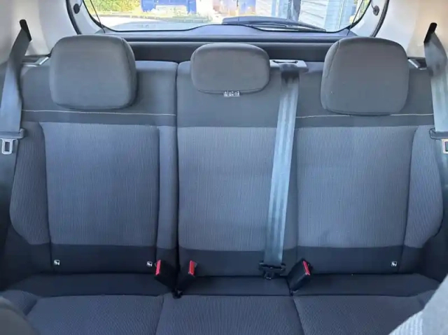 Citroën C3 1.2 puretech 110ch s&amp;s shine 120-123g — photo 15