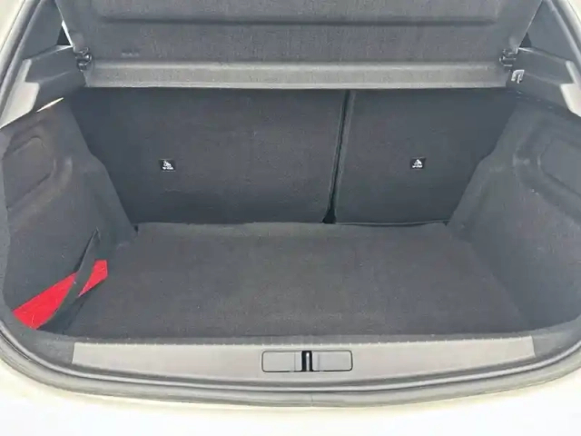 Peugeot 208 electrique 50 kwh 136ch — photo 31