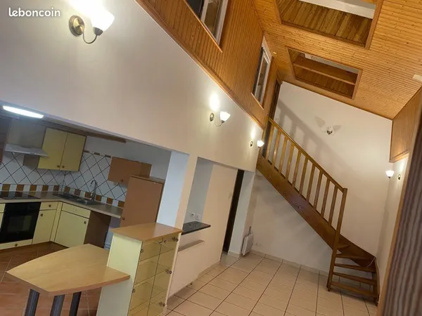 Maison mitoyenne / rénovée / à saisir / proche Lux