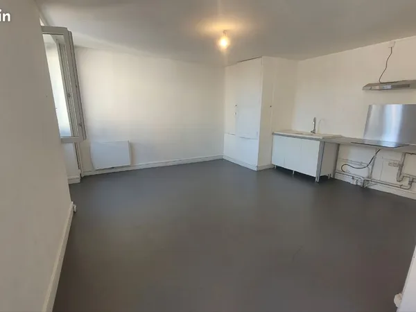 Appartement T4 - centre bourg Vendeuvre