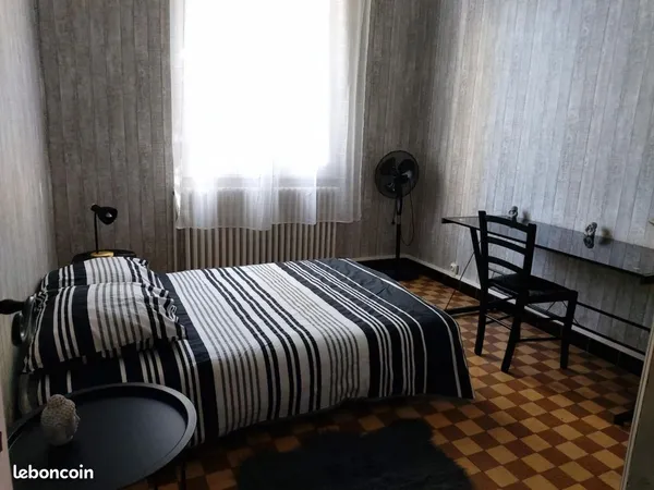 Location chambre pour étudiante de moins de 30 ans