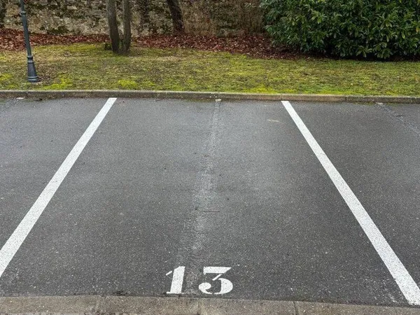 Parking 13 m²