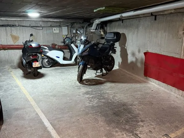 Place moto - Paris 15e
