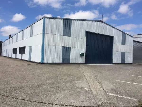Local d'activité 1000 m²