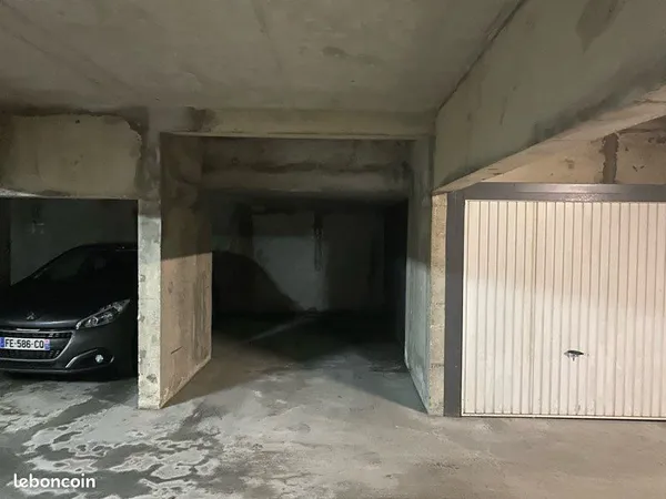 Place de parking quartier Pyrénées