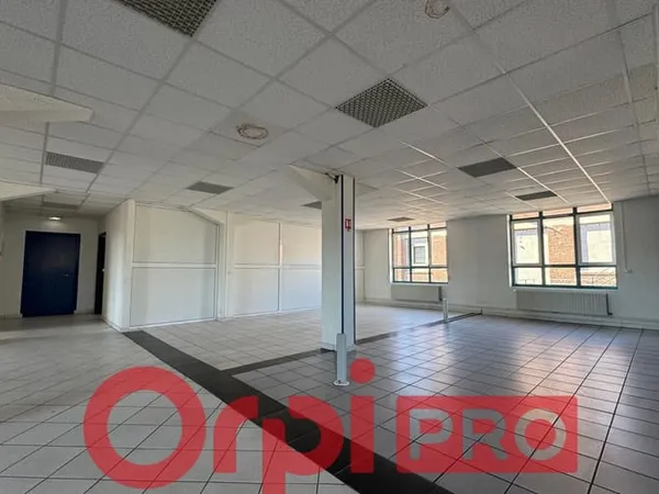 Bureau 270 m²