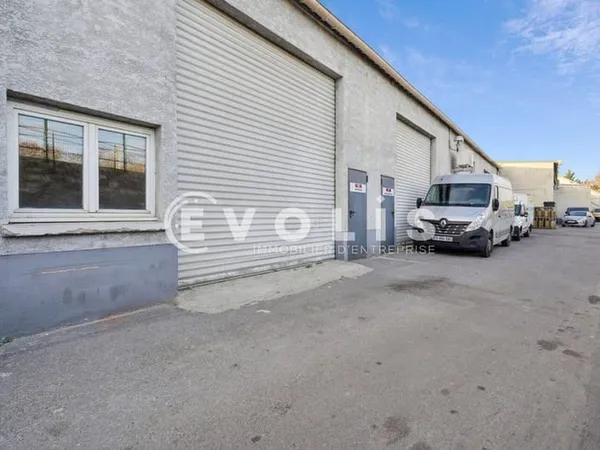 Local d'activité 3372 m²