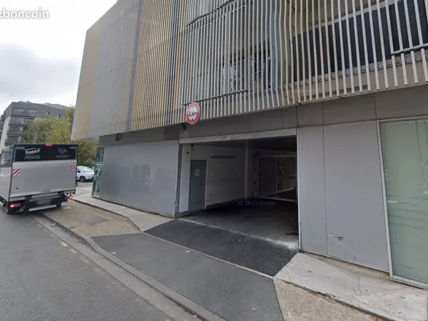 Parking proche tram A et E - CENON