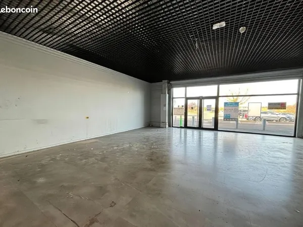 Local commercial 410 m² CHAMBRY