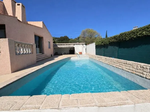 Maison familiale R+1 4 chambres 140 m2 Terrain env. 70