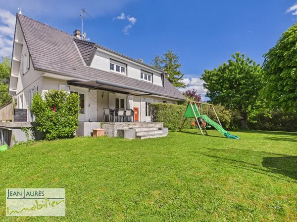 Maison familiale avec magnifique jardin