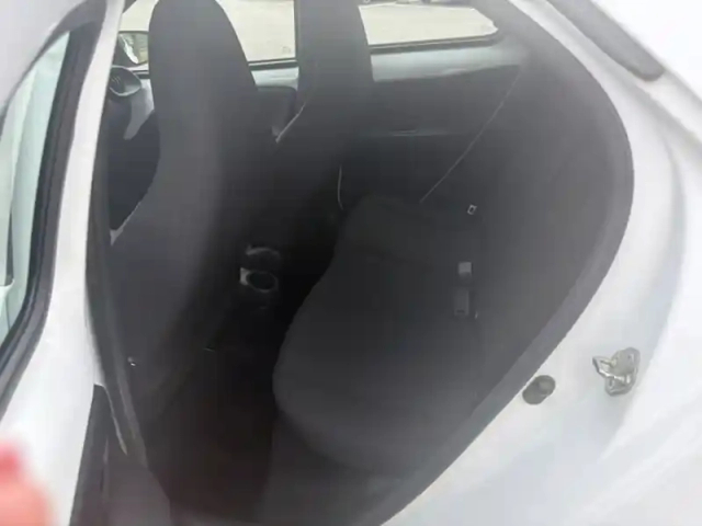 Toyota Aygo 1.0 vvt-i 72 dynamic — photo 19