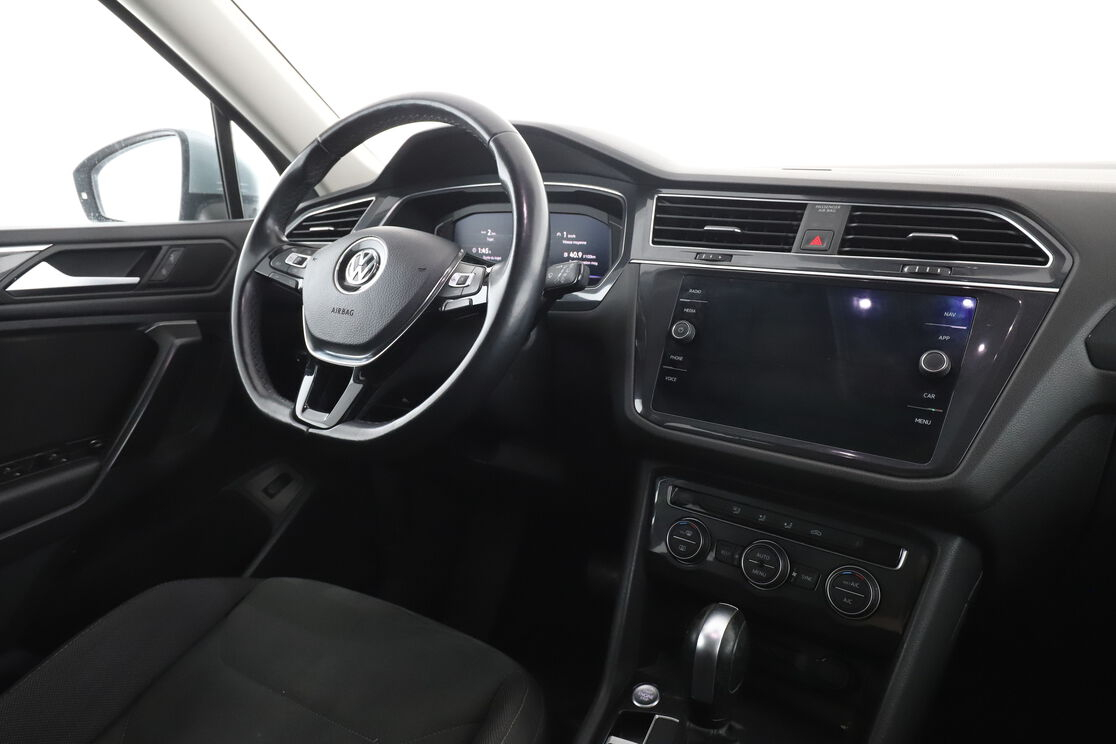 Volkswagen Tiguan Allspace 2.0 TDI Carat DSG7 — photo 12