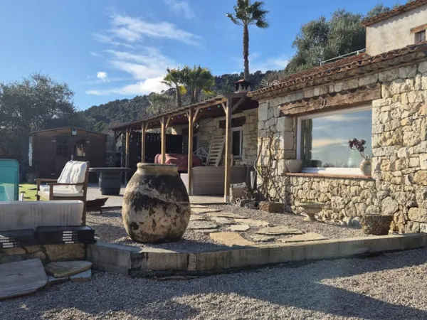Maison 4 pièces 198 m²