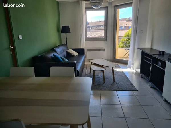 Apt T2 meublé 40m2 palais justice bacon & parking