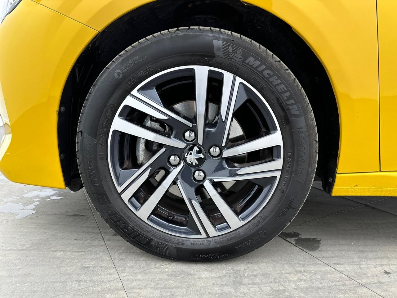 Peugeot 208 puretech 100 s&s bvm6 allure — photo 16