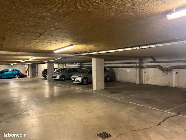 Parking/box 13 m² AIX EN PROVENCE