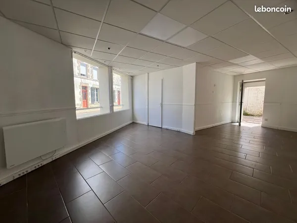LOCAL COMMERCIAL A LOUER - Disponible en AOUT 2026