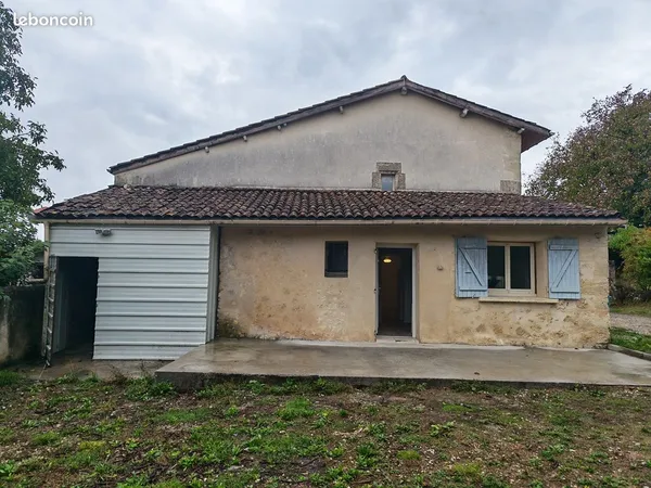 A 10 minutes de fargues maison en pierre de 135m² double sejour cuis 3 chambres 2 sde 2wc dependance