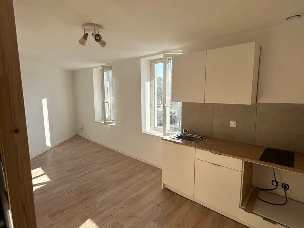 🏡 À LOUER - APPARTEMENT 65 m² - ENTIÈREMENT RÉNOVÉ