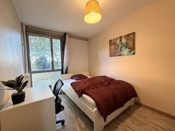 Appartement 5 pièces 10 m²