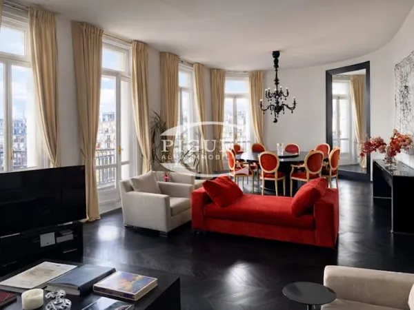Appartement 5 pièces 195 m²