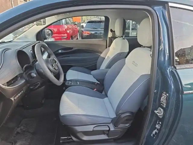Fiat 500 e 118ch icône plus (pack style) — photo 9